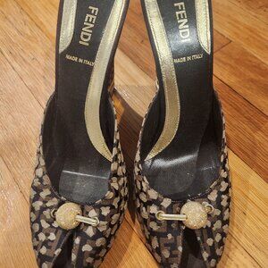 Beautiful FENDI Shoes Size 38